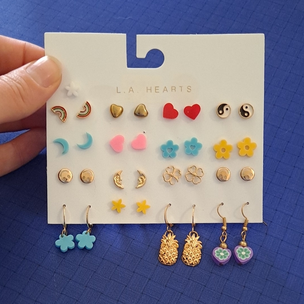 NWT L.A. Hearts Colorful Goldtone Earring Set